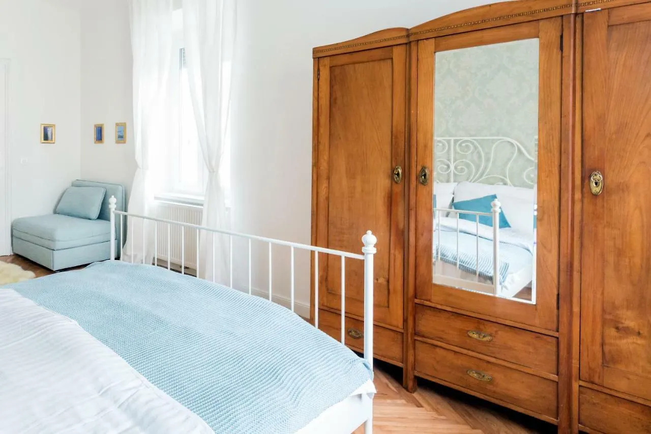 Apartment Poet'S Residence Ljubljana